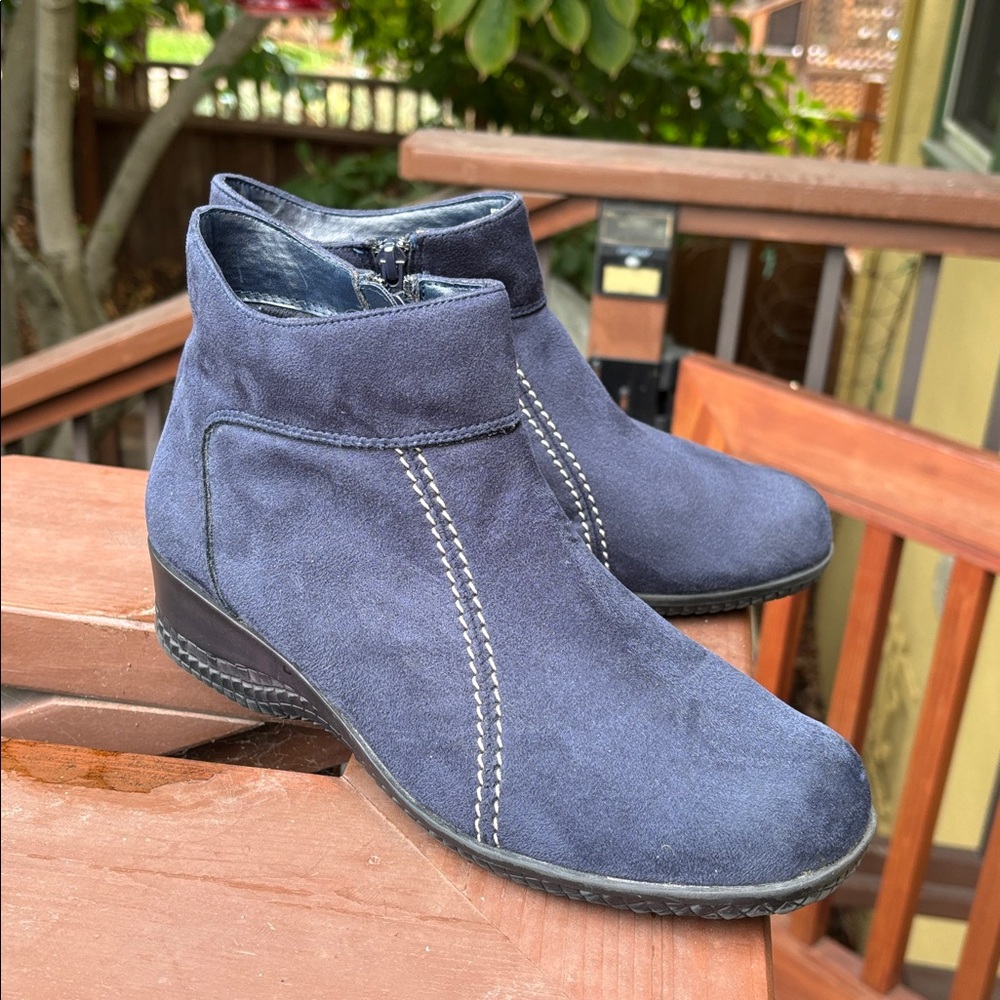 Basic Editions Navy Booties 9.5 W
